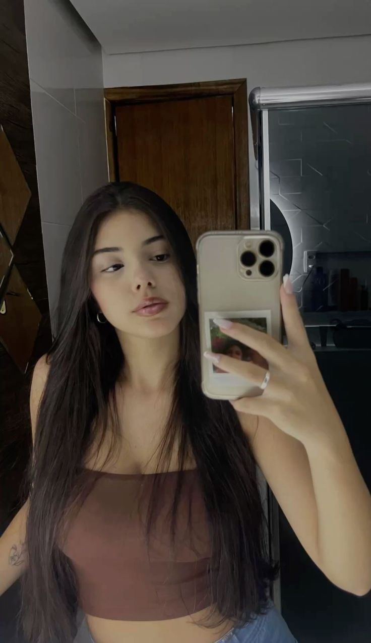 Bruna L.